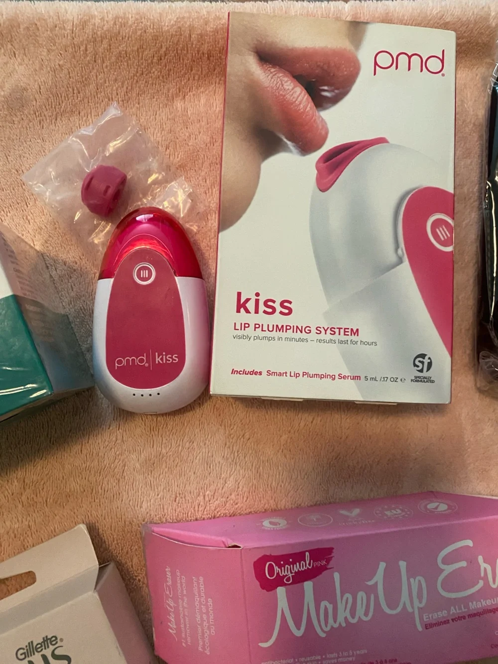 High End Beauty Bundle Inc PMD Kiss Lip Plumping Device